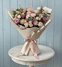 Букет цветов из:  Розы и Лизиантусы в Дружбе