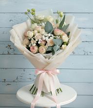 Букет цветов из:  Розы и Лизиантусы #REPLACE_PRED# Дружбе