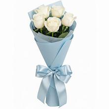 Букет 5 Белых роз Проуд в Дружбе