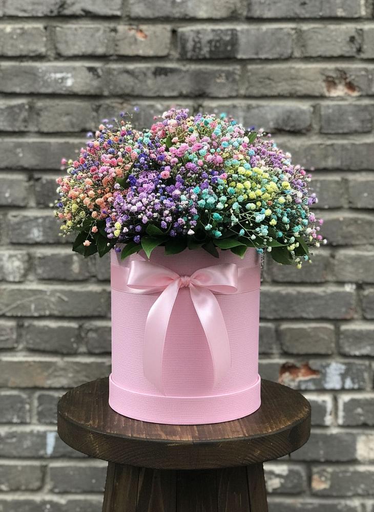 Цветочная композиция из Гипсофила и Розы в шляпной коробке в Дружбе