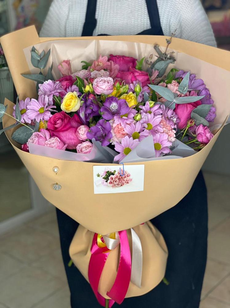 Букет цветов из: Хризантемы, Гвоздики и Альстромерии в Дружбе