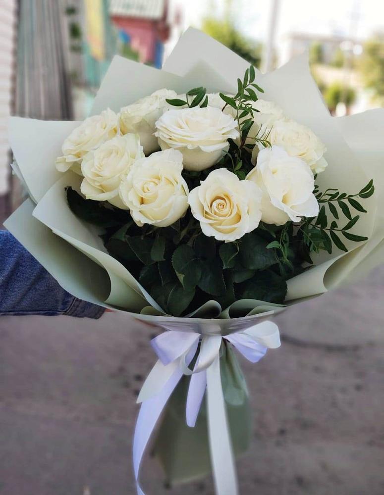 Букет Белые розы Проуд в Дружбе