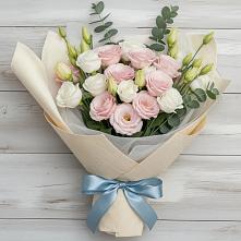 Букет цветов из:  Лизиантусы в Дружбе
