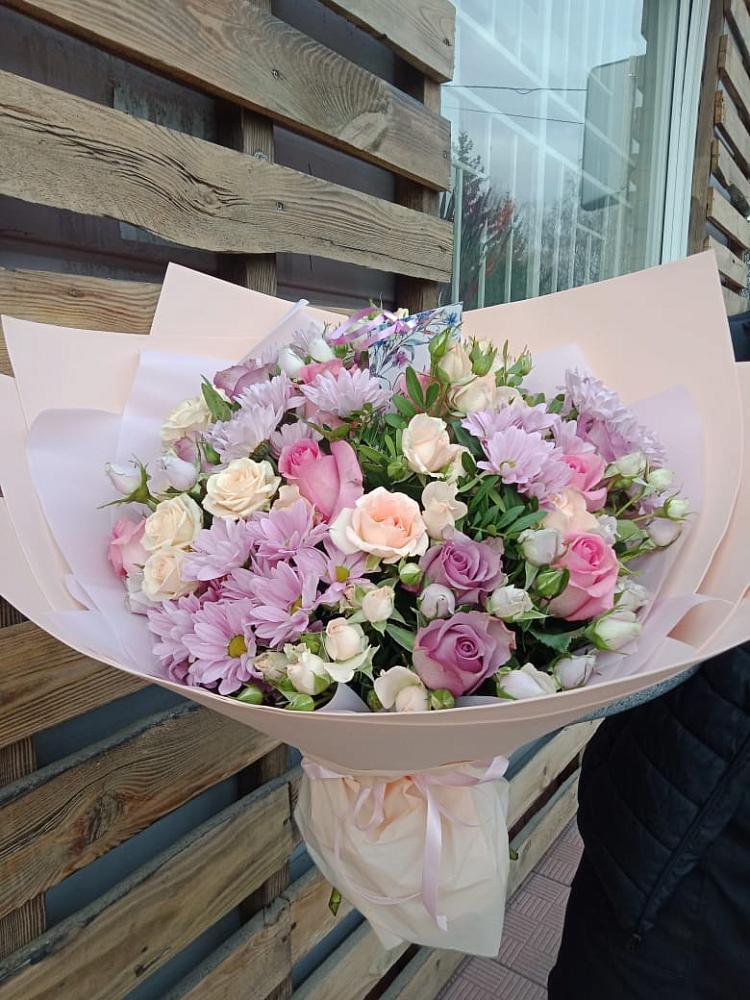 Букет цветов из: Розы и Хризантемы в Дружбе