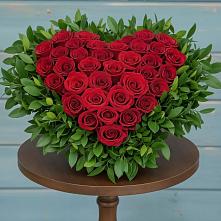 Цветочная композиция из Розы в виде сердца в Дружбе