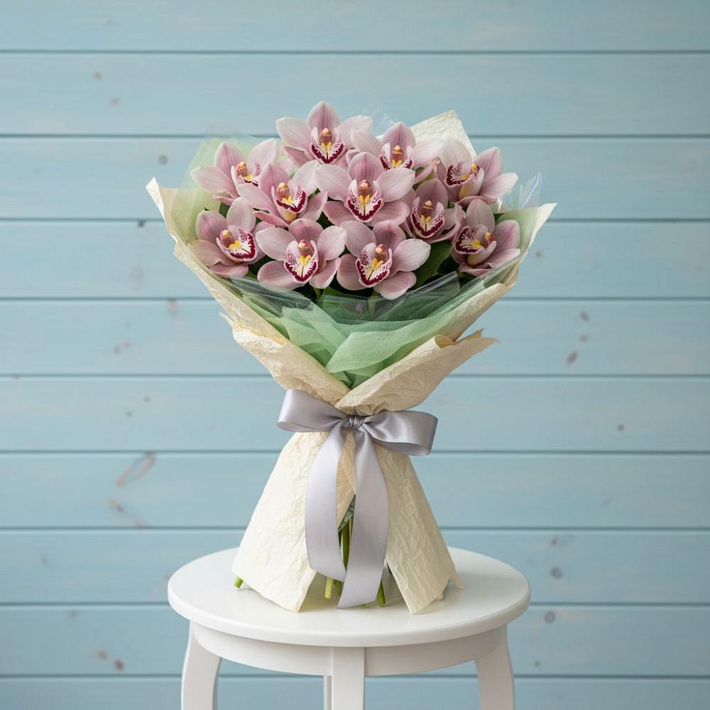 Букет цветов из: Орхидеи и Розы в Дружбе