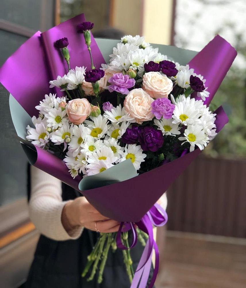Букет цветов из: Хризантемы, Гвоздики и Розы в Дружбе