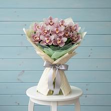 Букет цветов из:  Орхидеи и Розы в Дружбе