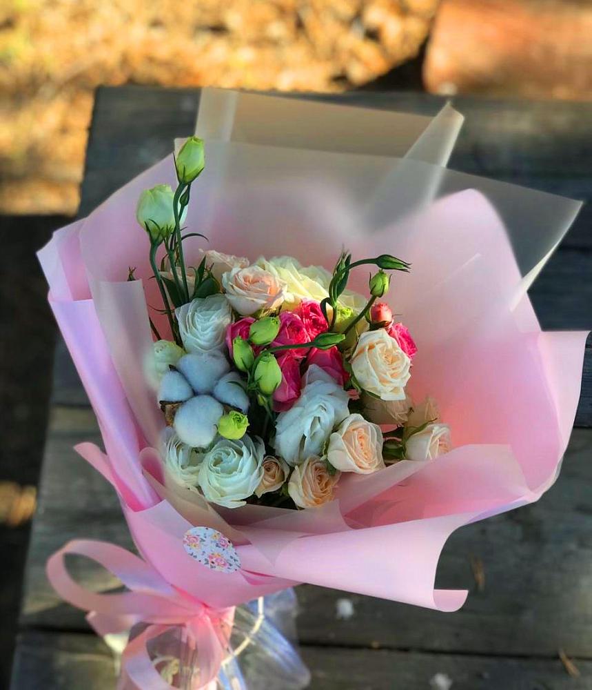 Букет цветов из: Розы и Лизиантусы в Дружбе