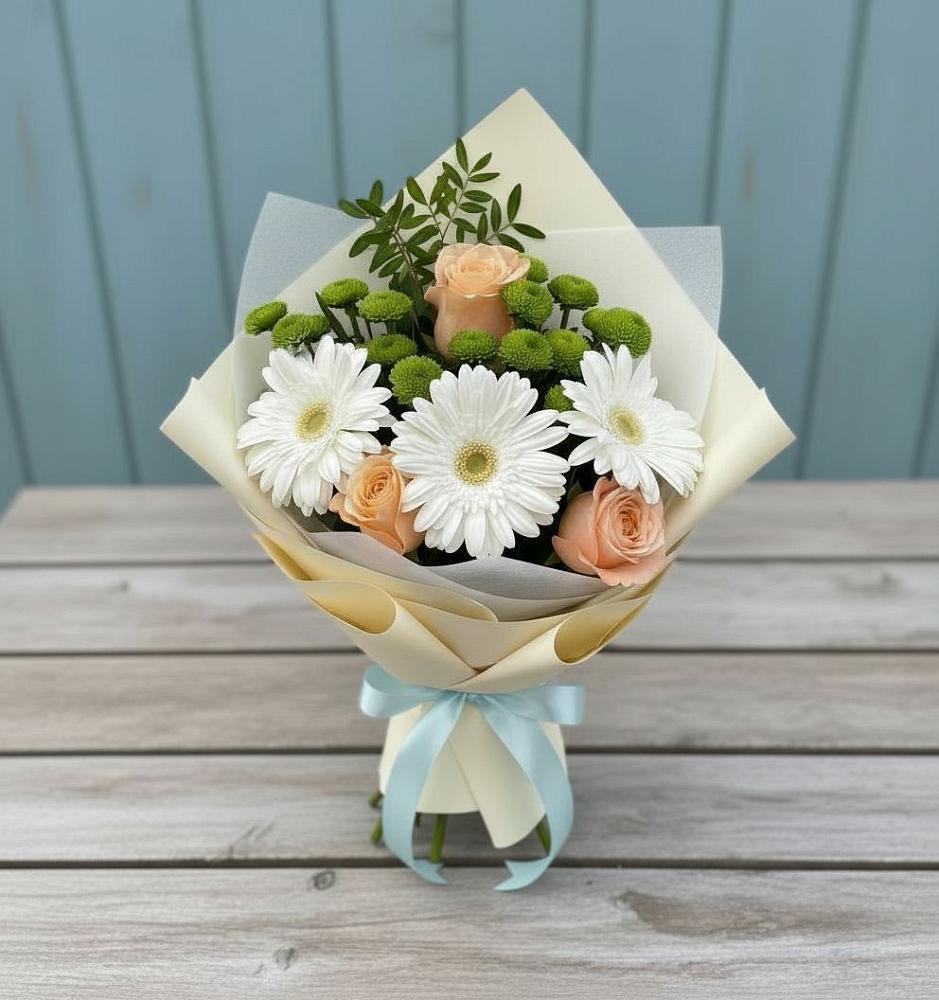 Букет цветов из: Герберы, Розы и Хризантемы в Дружбе