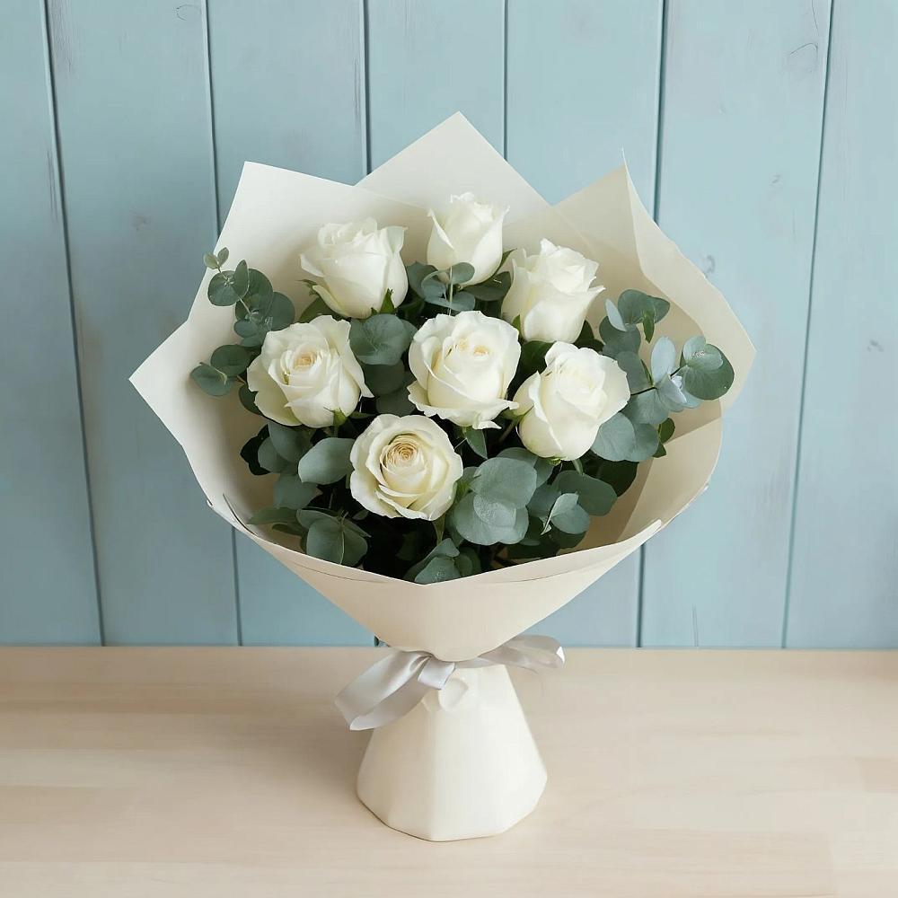 Букет Белые розы в Эвкалипте в Дружбе