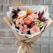 Букет цветов из:  Гвоздики, Хризантемы и Розы в Дружбе