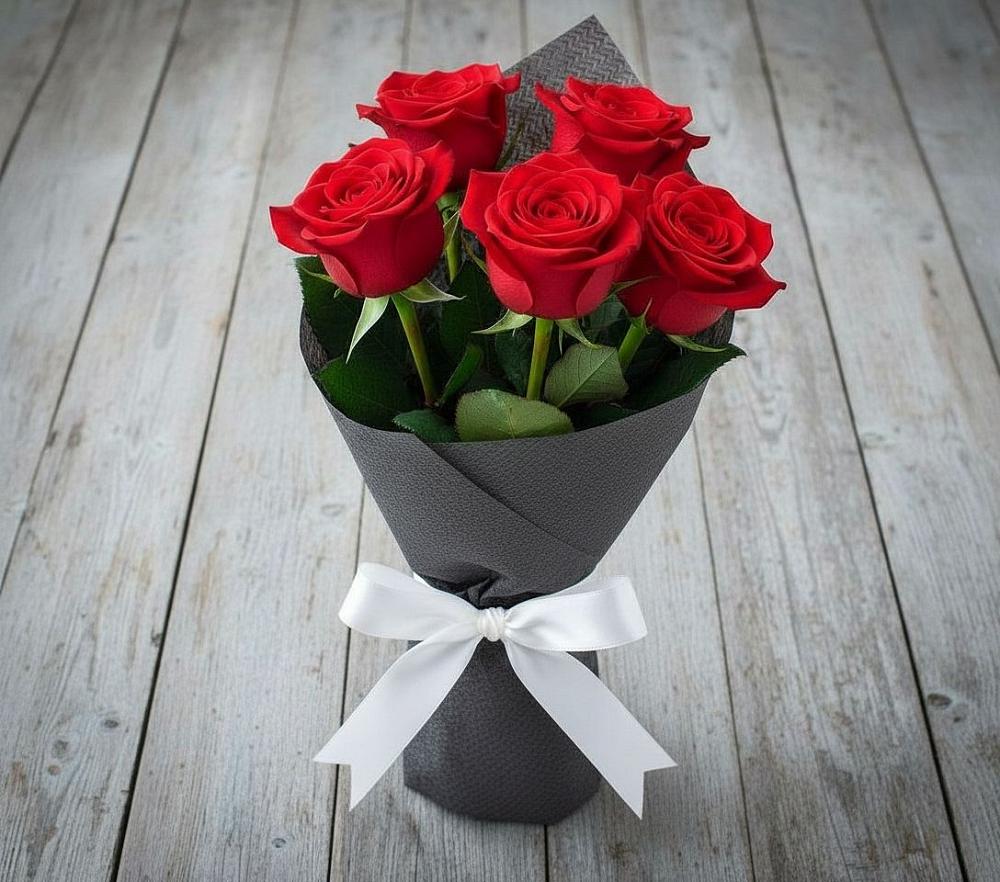 Букет 5 Красных роз Эдлесс Лав в Дружбе