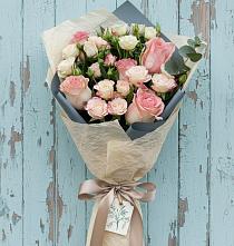 Букет цветов из:  Розы в Дружбе