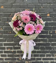 Букет цветов из:  Герберы и Хризантемы в Дружбе