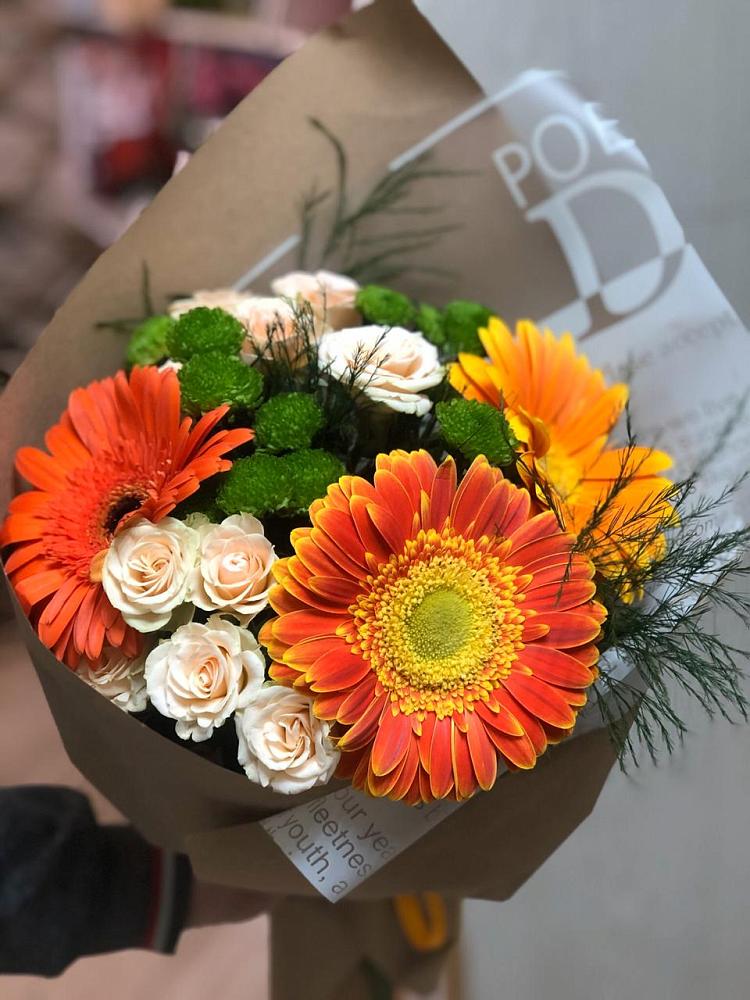 Букет цветов из: Герберы, Хризантемы и Розы в Дружбе