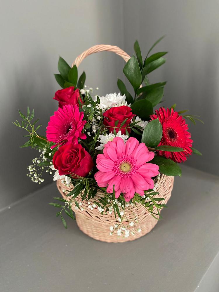 Цветочная композиция из Розы, Хризантемы и Герберы в корзине в Дружбе