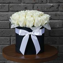 Цветочная композиция из Розы в шляпной коробке в Дружбе